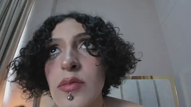 Snapshot of LyraVendrell chatting on 30, 4, 2026 LyraVendrell online show from 30, 4, 2026
