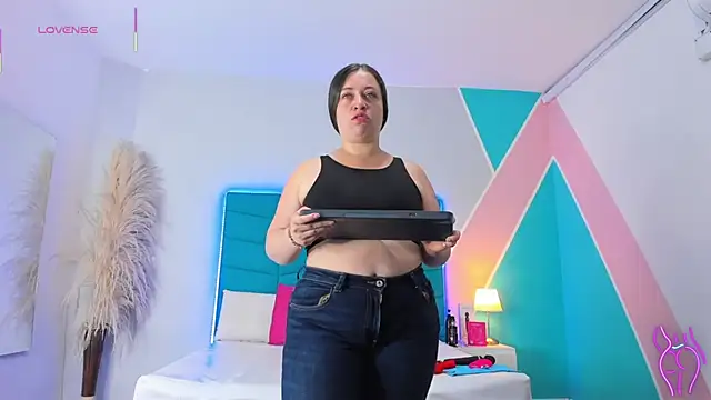  victoria collins  online show from 5, 3, 2026