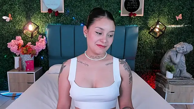 GabyyCute  online show from 19, 12, 2025