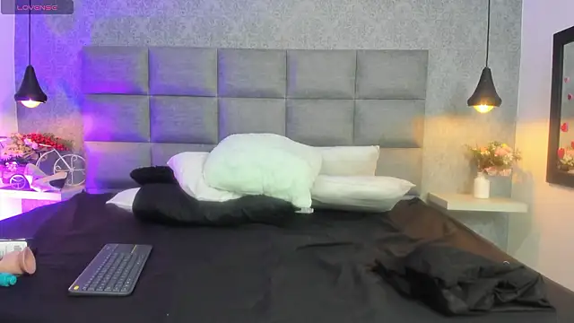 emilyy r online show from 4, 3, 2026