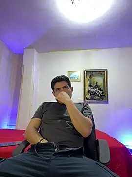 williamsmiiths16 online show from 4, 2, 2026