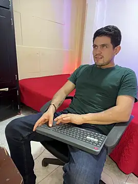 williamsmiiths16 online show from 6, 2, 2026