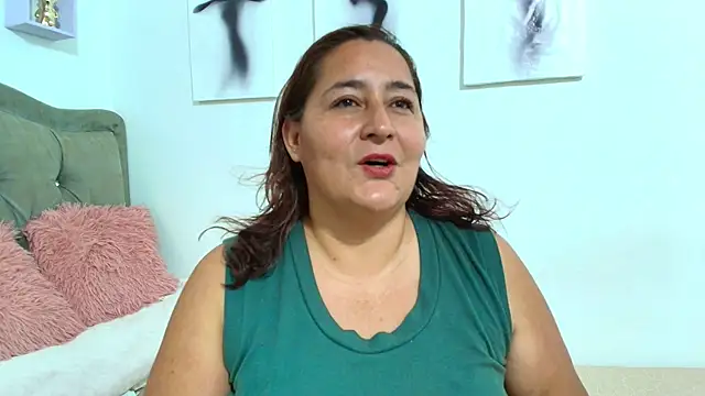 Snapshot of VioletBruces chatting on 10, 1, 2026 VioletBruces online show from 10, 1, 2026