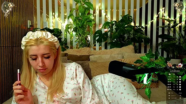 FlowweerGirl online show from 21, 12, 2025