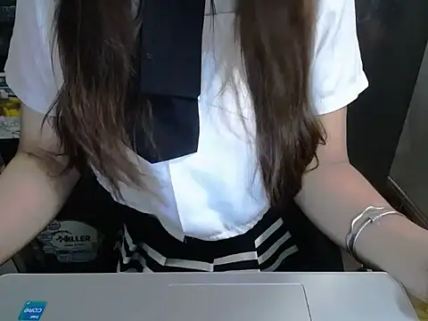 Snapshot of maian_love chatting on 4, 6, 2026 maian love online show from 4, 6, 2026
