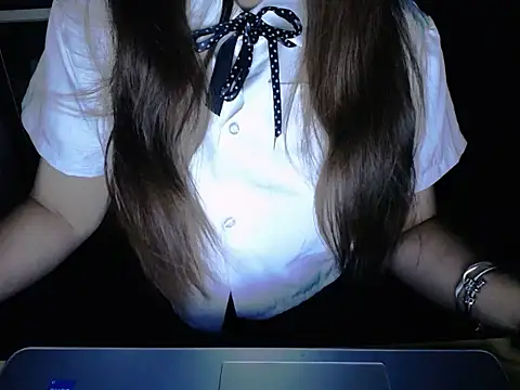 Snapshot of maian_love chatting on 24, 5, 2026 maian love online show from 24, 5, 2026