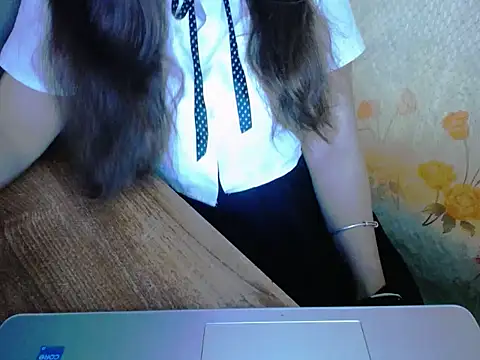 Snapshot of maian_love chatting on 13, 5, 2026 maian love online show from 13, 5, 2026