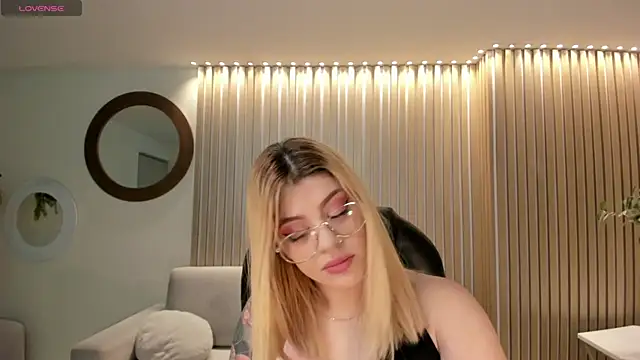 MadisonKane online show from 21, 4, 2026