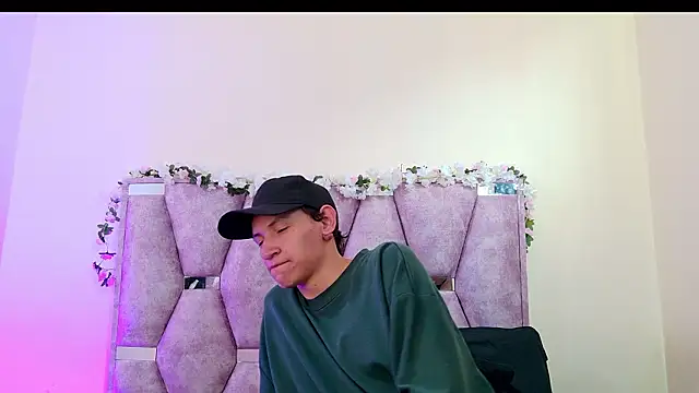 iris and damian online show from 6, 3, 2026