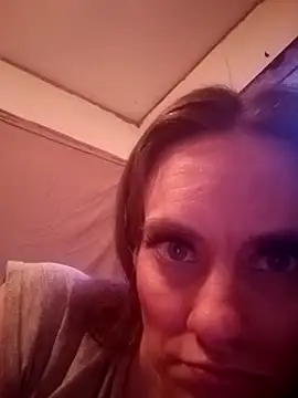 snowbird1117 online show from 11, 4, 2026