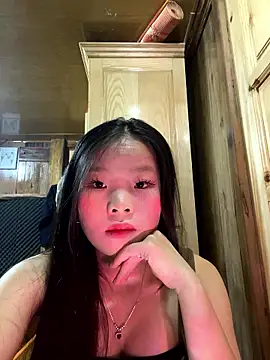 Heni-a online show from 4, 12, 2025