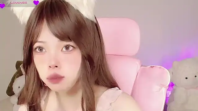 Snapshot of Miyeoonn chatting on 8, 5, 2026 Miyeoonn online show from 8, 5, 2026