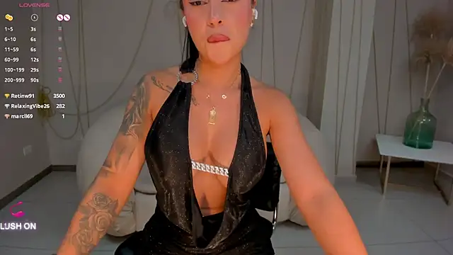 Snapshot of ChloeManson chatting on 14, 2, 2025 ChloeManson online show from 14, 2, 2025