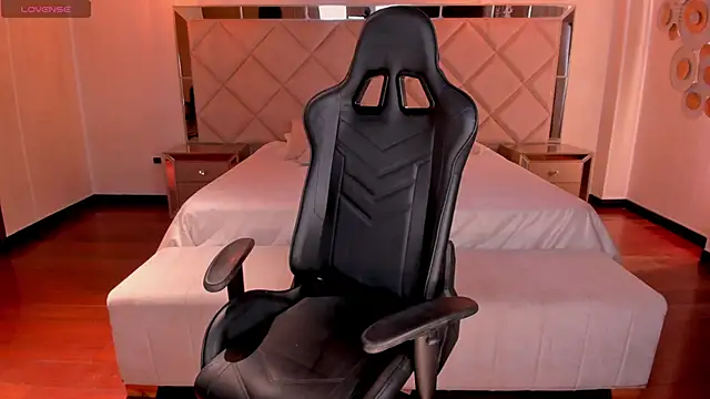 Snapshot of ChloeManson chatting on 13, 3, 2025 ChloeManson online show from 13, 3, 2025