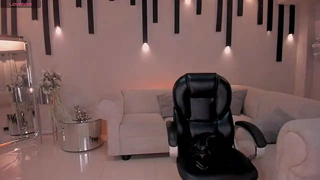 Snapshot of ChloeManson chatting on 6, 2, 2025 ChloeManson online show from 6, 2, 2025