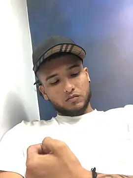 modeloxtz online show from 18, 2, 2026