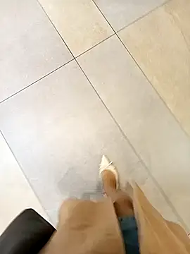 Baby-Linh online show from 6, 2, 2026