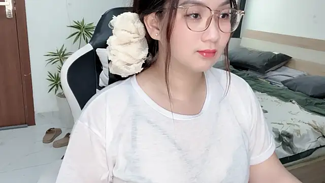 Snapshot of Ni-Ni_2K chatting on 5, 7, 2026 Ni-Ni 2K online show from 5, 7, 2026