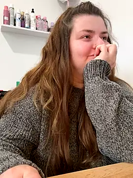 Snapshot of EvKamenskih chatting on 14, 12, 2025 EvKamenskih online show from 14, 12, 2025