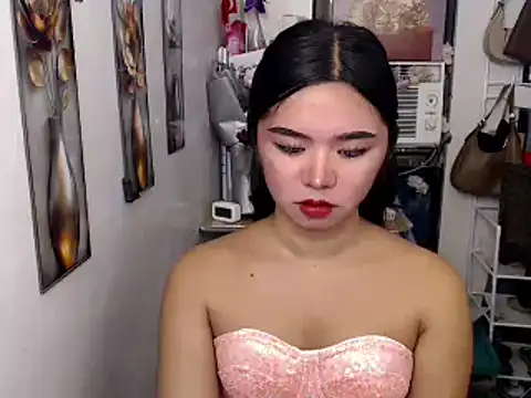 Snapshot of voganmarie chatting on 13, 7, 2026 voganmarie online show from 13, 7, 2026