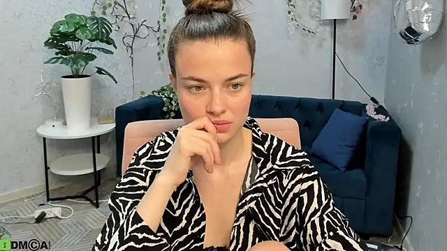 Snapshot of Graceee_ chatting on 10, 7, 2026 Graceee online show from 10, 7, 2026