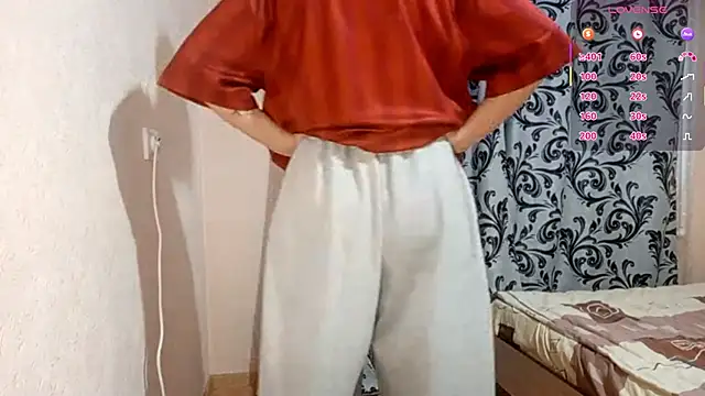 Snapshot of DesireHellgren chatting on 5, 12, 2025 DesireHellgren online show from 5, 12, 2025