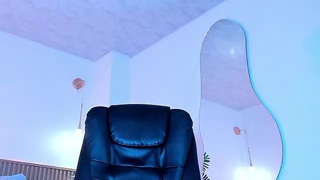 Lily Cole27 online show from 7, 2, 2026