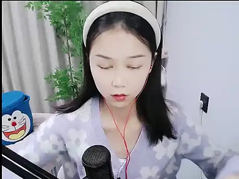 Snapshot of mili923 chatting on 21, 12, 2025 mili923 online show from 21, 12, 2025