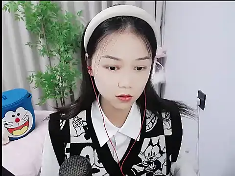 Snapshot of mili923 chatting on 16, 12, 2025 mili923 online show from 16, 12, 2025