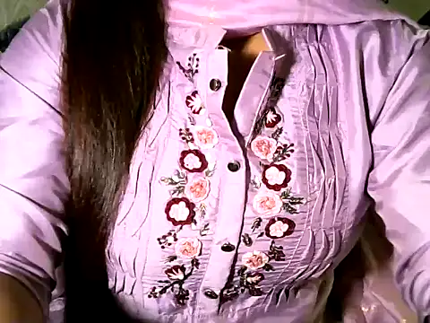 Snapshot of Hotty_Suzuka chatting on 3, 6, 2026 Hotty Suzuka online show from 3, 6, 2026