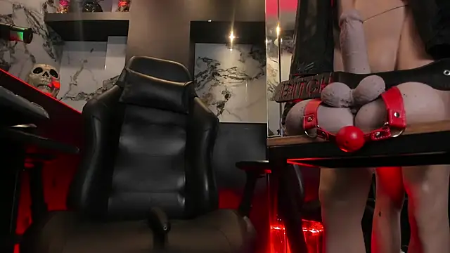 AlecBanne online show from 19, 4, 2026