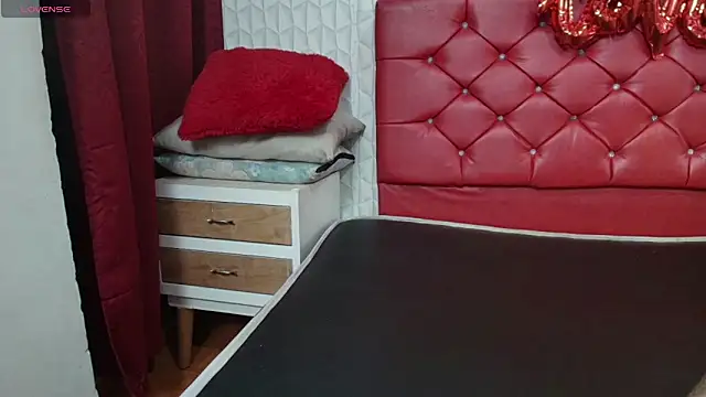 Elizabetth Roman online show from 8, 4, 2026