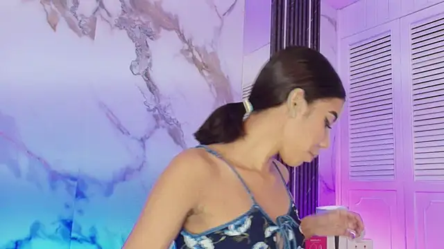 BellaHarpeer online show from 25, 2, 2026