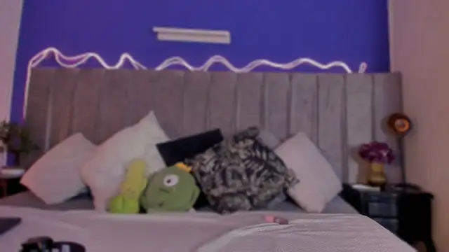 Aura sun online show from 28, 2, 2026