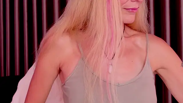 Snapshot of betty_xoxoo chatting on 23, 7, 2026 betty xoxoo online show from 23, 7, 2026