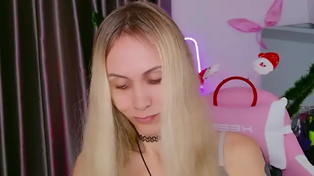 betty xoxoo online show from 14, 12, 2025