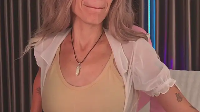 betty xoxoo online show from 27, 4, 2026