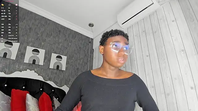 teylor lovee online show from 4, 3, 2026