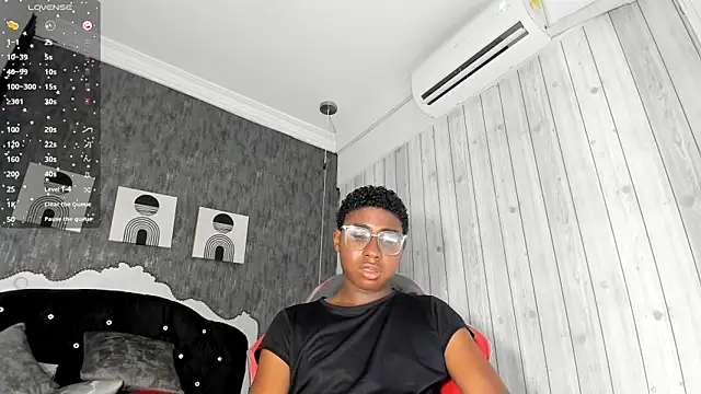 teylor lovee online show from 8, 3, 2026