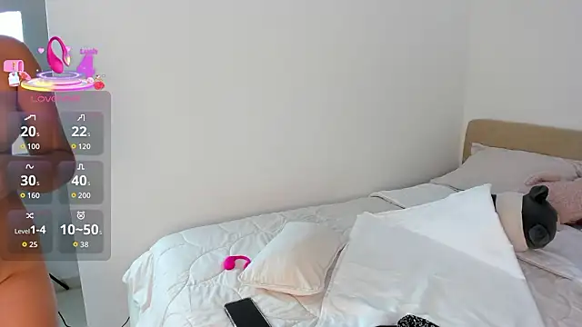 DakothaHyland  online show from 24, 2, 2026