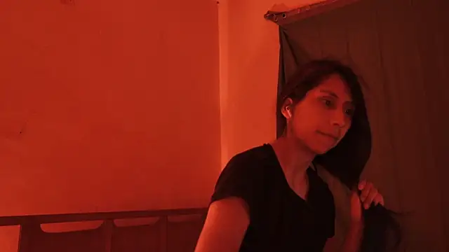 MoonLipsON- online show from 10, 4, 2026