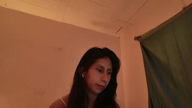 Snapshot of MoonLipsON- chatting on 19, 5, 2026 MoonLipsON- online show from 19, 5, 2026