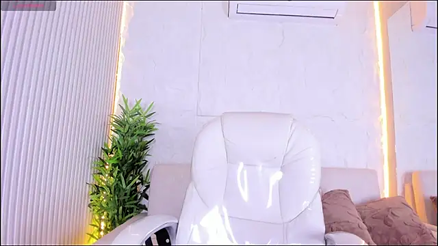MarelynSummer online show from 8, 7, 2026