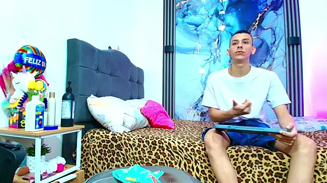 Valentina and sneider  online show from 26, 3, 2026