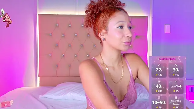 EmmaLawrence  online show from 30, 3, 2026