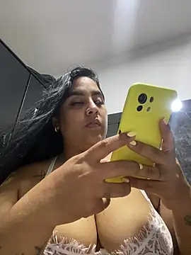 Snapshot of YenthCorona chatting on 1, 7, 2026 YenthCorona online show from 1, 7, 2026
