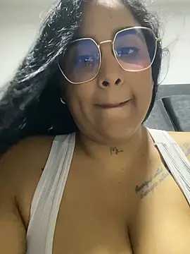 Snapshot of YenthCorona chatting on 17, 7, 2026 YenthCorona online show from 17, 7, 2026