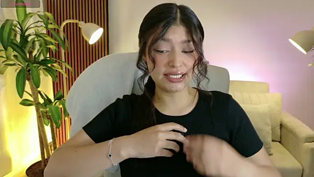 victoria   moon online show from 8, 4, 2026