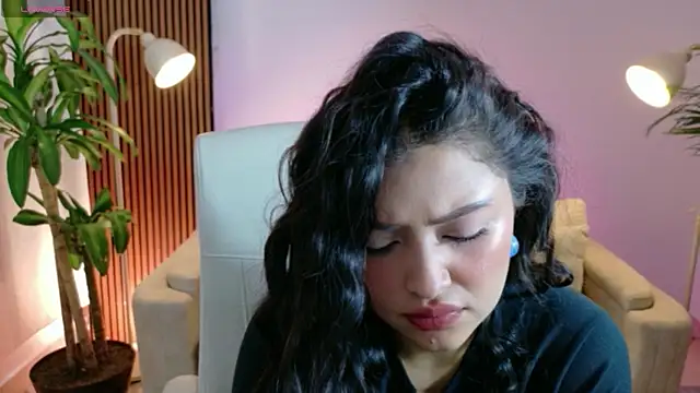 victoria   moon online show from 10, 4, 2026