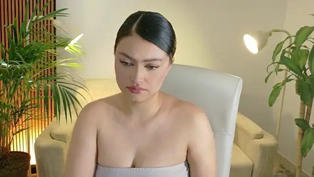 Snapshot of victoria___moon chatting on 20, 5, 2026 victoria moon online show from 20, 5, 2026